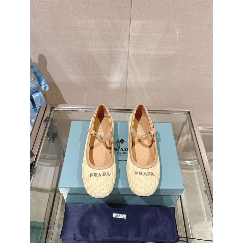 Pra*a flat shoes